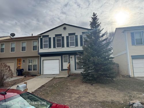 2020 Johnson Ave, Rock Springs, WY, 82901-4455 | Card Image