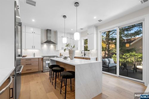 96 W Main St, Ramsey, NJ, 07446-1844 | Card Image