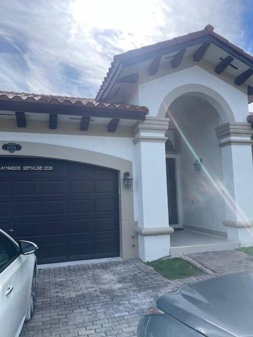 0-8004 Sw 195th Ter, Cutler Bay, FL, 33157-8131 | Card Image