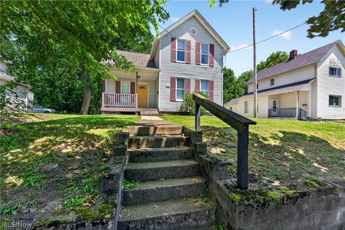 505 Brown St, Akron, OH, 44311-1251 | Card Image