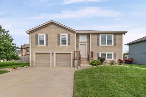 1505 Clear Creek Dr, Kearney, MO, 64060-7633 | Card Image