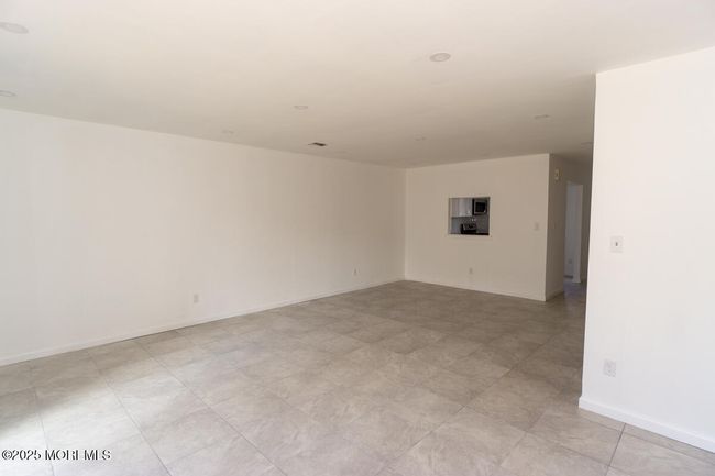 J63 - 60 County Rd, Condo with 2 bedrooms, 3 bathrooms and null parking in Cliffwood NJ | Image 5