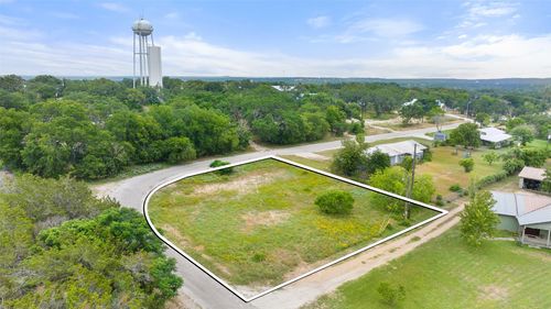 1429 Greenlawn Pkwy, Blanco, TX, 78606-4321 | Card Image