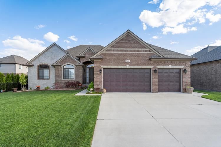 Zebrawood Ct, Macomb, MI 48042