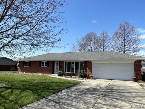 1059 N Cherry St, Breese, IL, 62230-1020 | Card Image