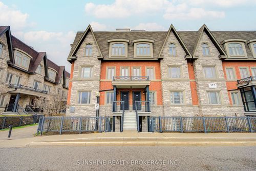 276-322 John St, Thornhill, ON, L3T0B1 | Card Image