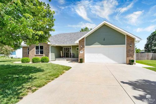 4025 Bald Eagle Dr, Manhattan, KS, 66502-1459 | Card Image