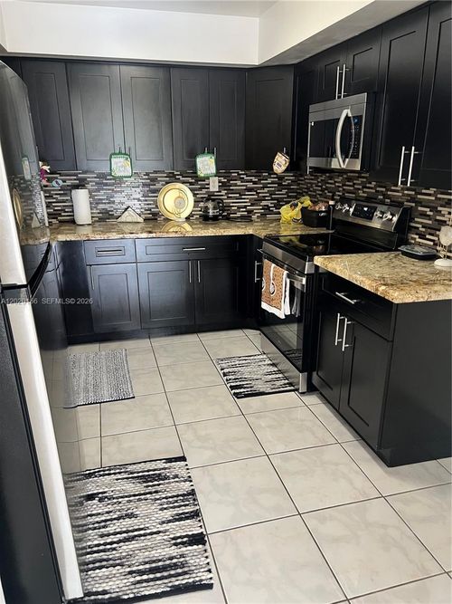 523-3621 Nw 95th Ter, Sunrise, FL, 33351-6432 | Card Image