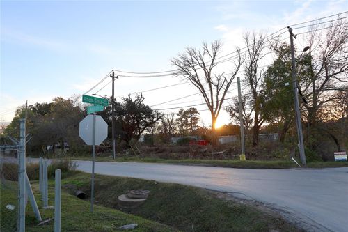 5822 Almeda Genoa Rd, Houston, TX, 77048-4411 | Card Image