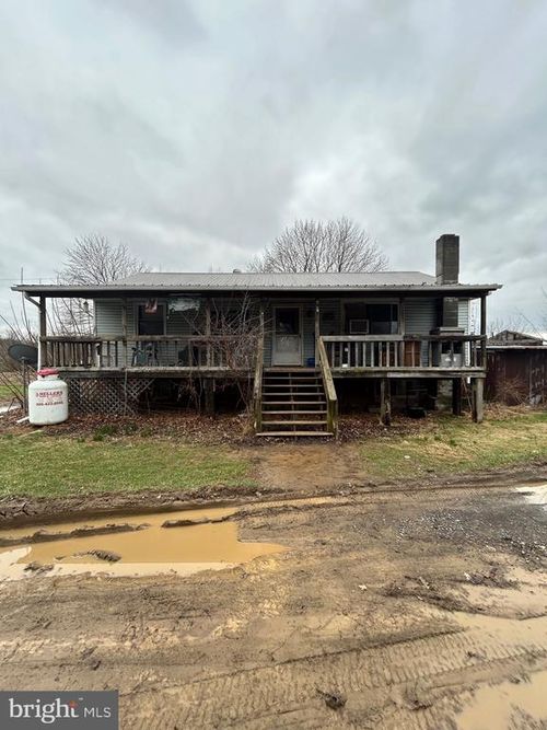 100 Yordy Cir, Winfield, PA, 17889-9434 | Card Image