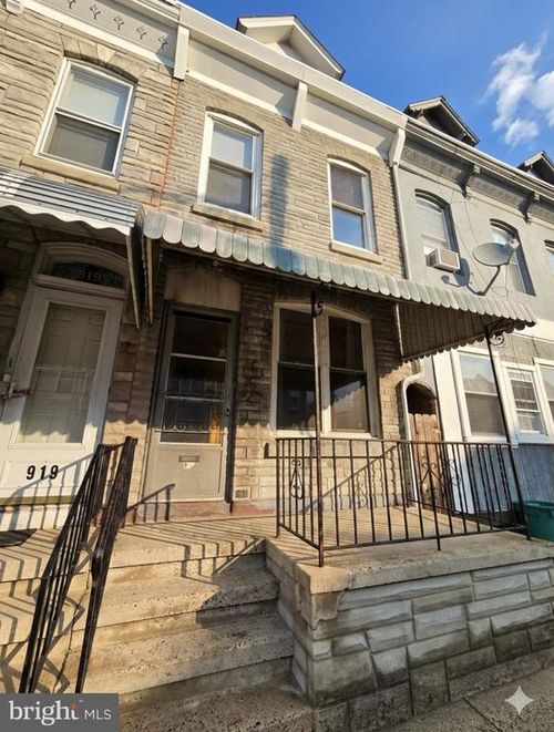 921 Perry St, READING, PA, 19604-2008 | Card Image