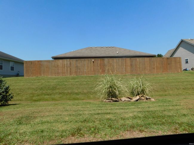 11907 Perry Crossing Pkwy, House other with 3 bedrooms, 2 bathrooms and null parking in Sellersburg IN | Image 7
