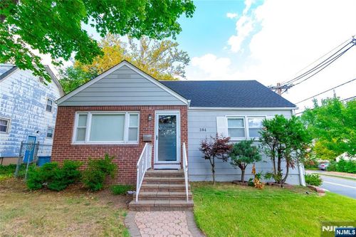 284 Continental Ave, River Edge, NJ, 07661-1436 | Card Image
