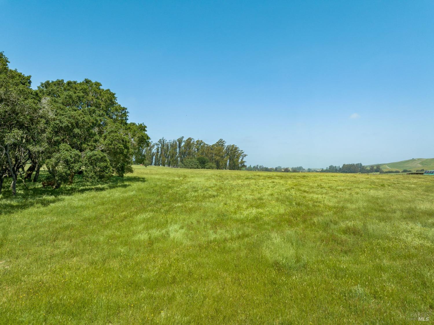 Land in Petaluma