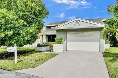 38 Paxford Ln, Boynton Beach, FL, 33426-7627 | Card Image
