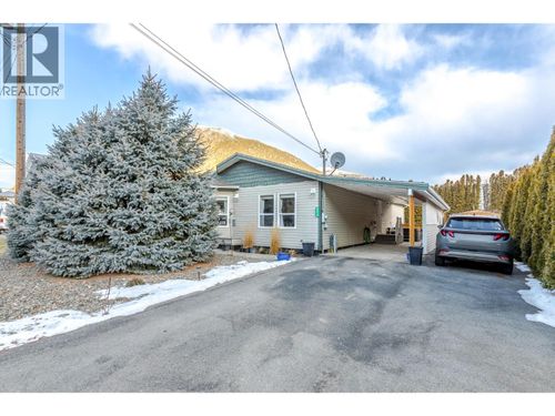 604 10th Ave, Keremeos, BC, V0X1N3 | Card Image