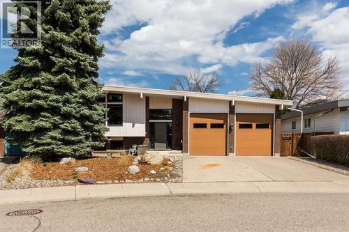 321 Normandy Road S, Lethbridge, AB, T1J3X9 | Card Image