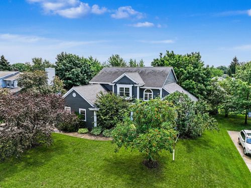 N51W16945 Fair Oak Parkway, Menomonee Falls, WI, 53051 | Card Image