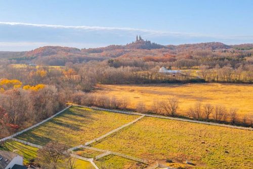 1507 Saint Augustine Rd, Hartford, WI, 53027-9032 | Card Image