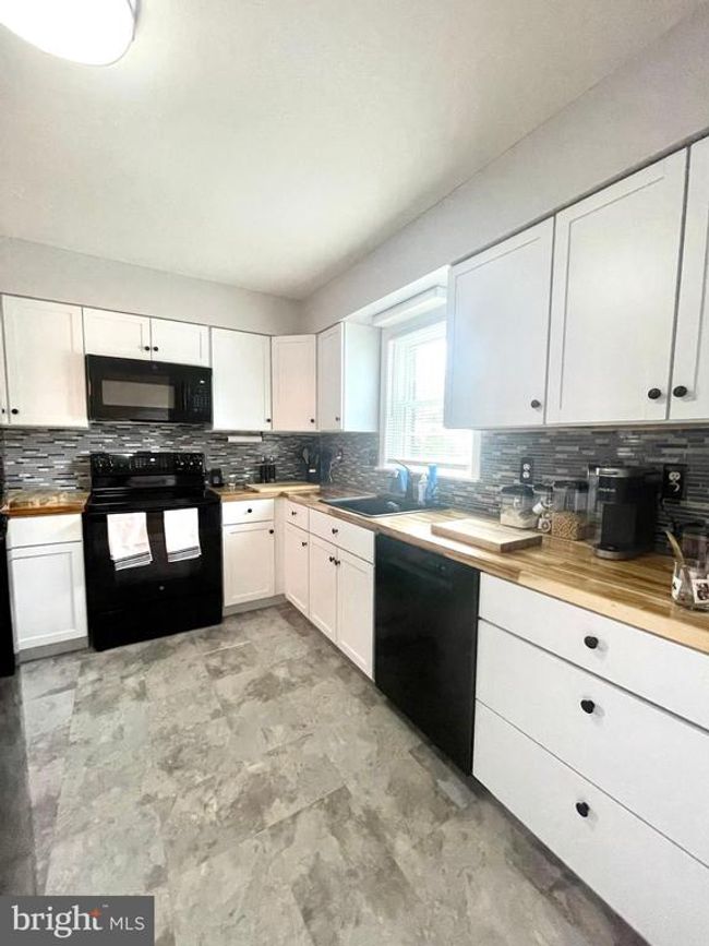264 Fairfield Dr, House attached with 2 bedrooms, 3 bathrooms and null parking in WARRENTON VA | Image 12