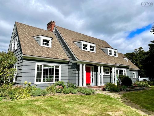 168 Victoria St E, Amherst, NS, B4H1Y5 | Card Image