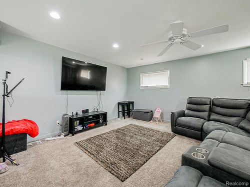 24350 Union St, Dearborn, MI, 48124-3149 | Card Image