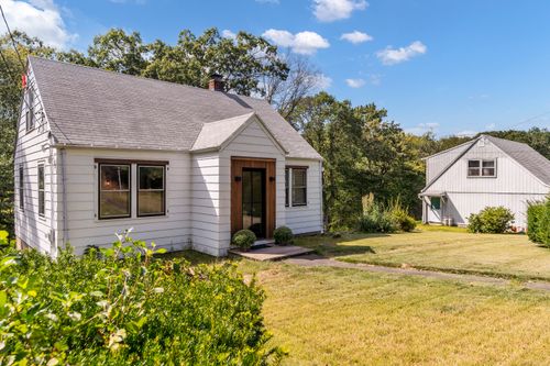 11 Warner Hill Rd, Shelton, CT, 06484-6134 | Card Image