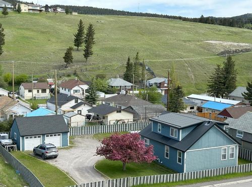 8125 20 Avenue, Coleman, AB, T0K0M0 | Card Image