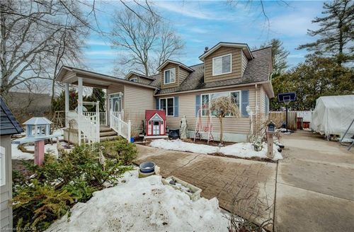 107 Dover St, Otterville, ON, N0J1R0 | Card Image