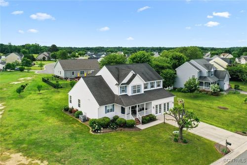 111 Hobbs Hole Ln, Tappahannock, VA, 22560-5081 | Card Image
