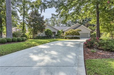 View of front facade featuring a front yard | Image 2