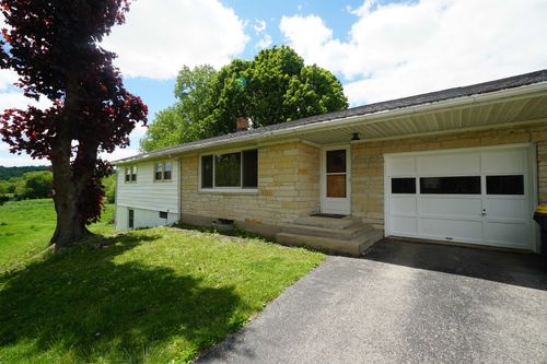 201 S Jackson St, Hanover, IL, 61041 | Card Image