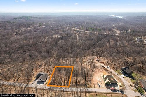 18 Selkirk Dr, Bella Vista, AR, 72715-4303 | Card Image
