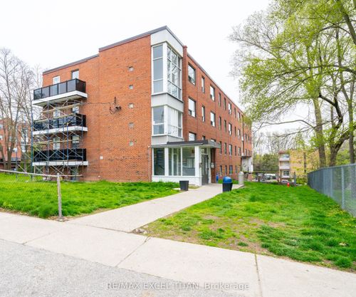 106-4 Hill Heights Road, Etobicoke, ON, M8Y1Z1 | Card Image