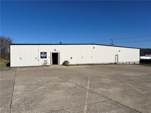 3 Fergueson Dr, Parkersburg, WV, 26101-6679 | Card Image