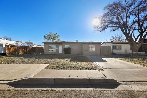 2424 La Veta Dr Ne, Albuquerque, NM, 87110-4026 | Card Image