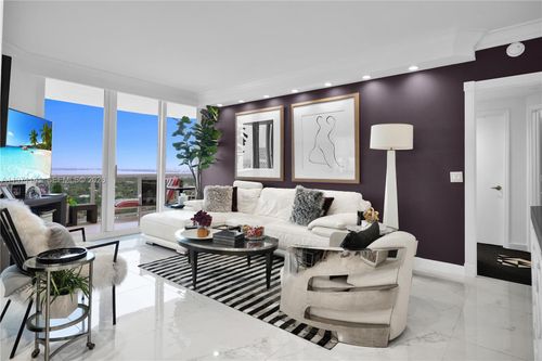 1806-4775 Collins Ave, Miami Beach, FL, 33140-3265 | Card Image