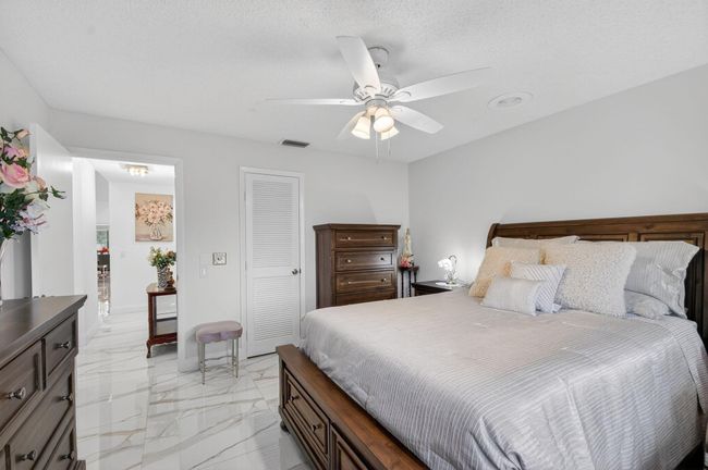 6858 Fountains Cir, Condo with 3 bedrooms, 3 bathrooms and null parking in Lake Worth FL | Image 43