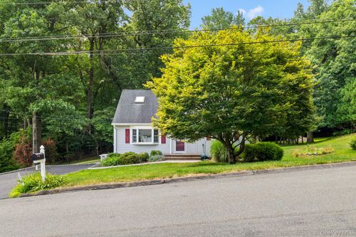 100 Duhaime Rd, Pearl River, NY, 10965-1400 | Card Image