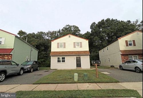 511 Corinthian Ave, ESSINGTON, PA, 19029-1201 | Card Image