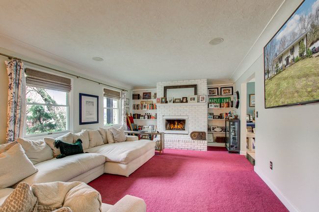 Living2 | Image 6