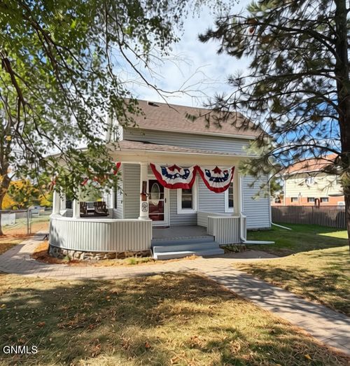 214 College St, Flasher, ND, 58535-7218 | Card Image