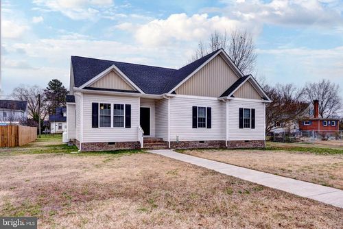 320 12th St, West Point, VA, 23181-9620 | Card Image
