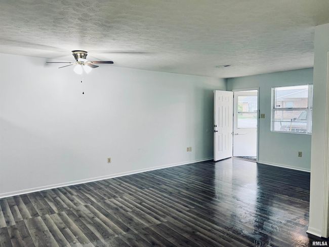 1-4 - 1010 & 1012 W Lee Avenue, Home with 0 bedrooms, 0 bathrooms and 8 parking in Marion IL | Image 10