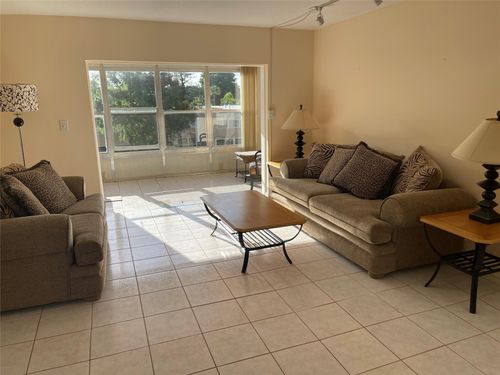 301-1025 Country Club Dr, Margate, FL, 33063-3222 | Card Image
