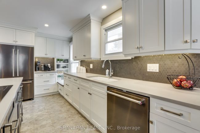 73 Sunset Ave, House other with 4 bedrooms, 3 bathrooms and 4 parking in Warwick ON | Image 16