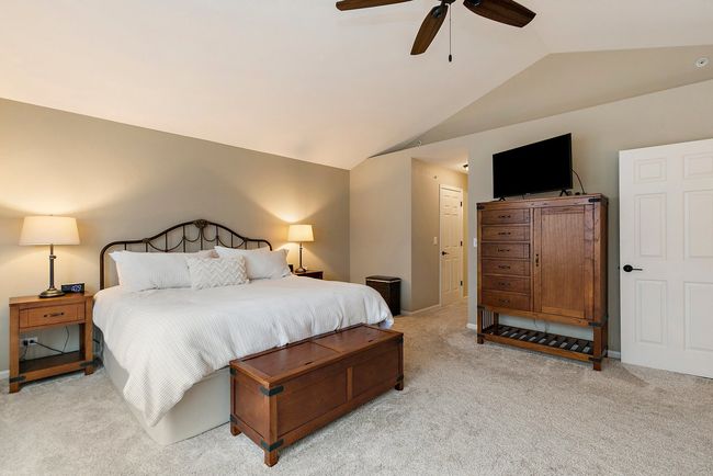 2618 - 2618 Maple Cir, Condo with 2 bedrooms, 2 bathrooms and 4 parking in West Dundee IL | Image 16