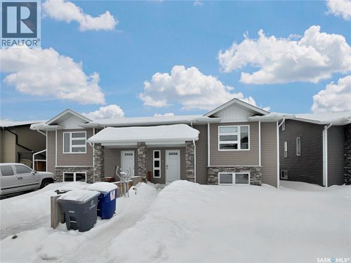 104 Reddekopp Cres, Warman, SK, S0K4S3 | Card Image