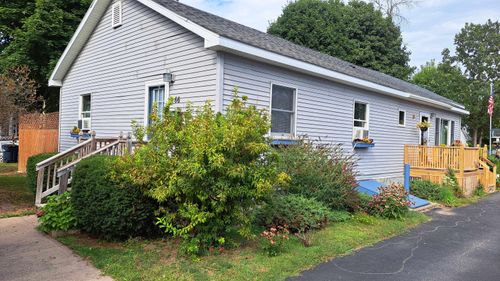 66 Oak St, Plattsburgh, NY, 12901-1830 | Card Image