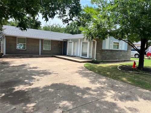 4524 Larue St, Dallas, TX, 75211 | Card Image